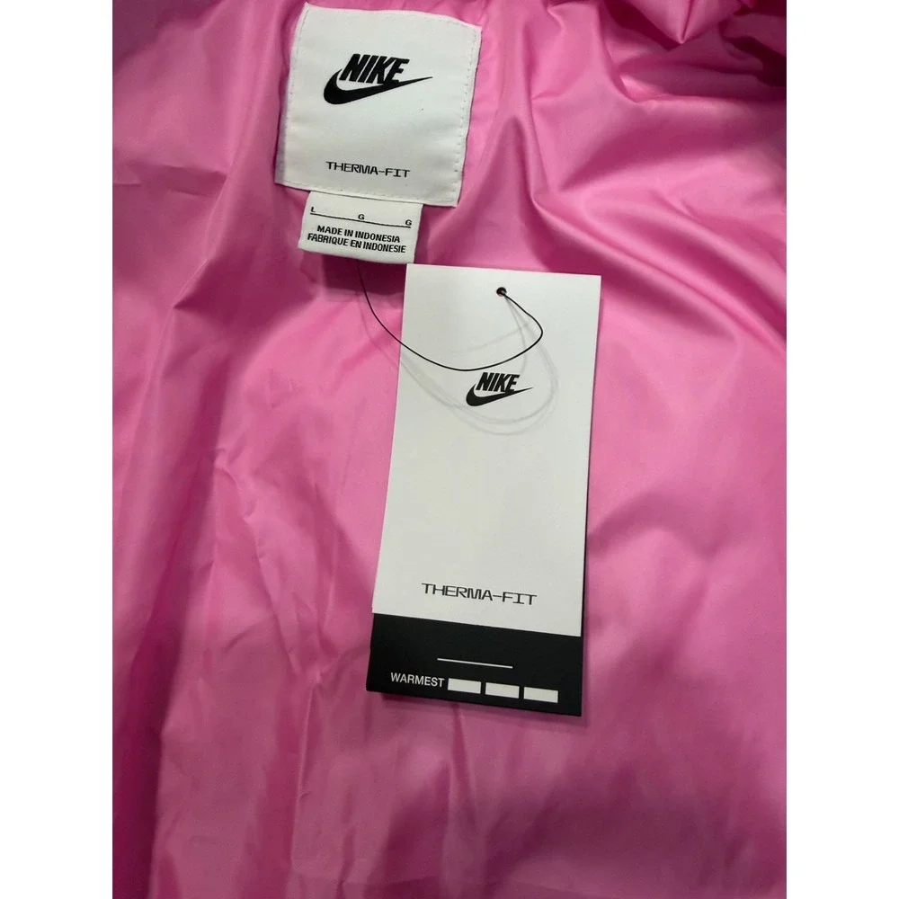 Nike sportswear swoosh
